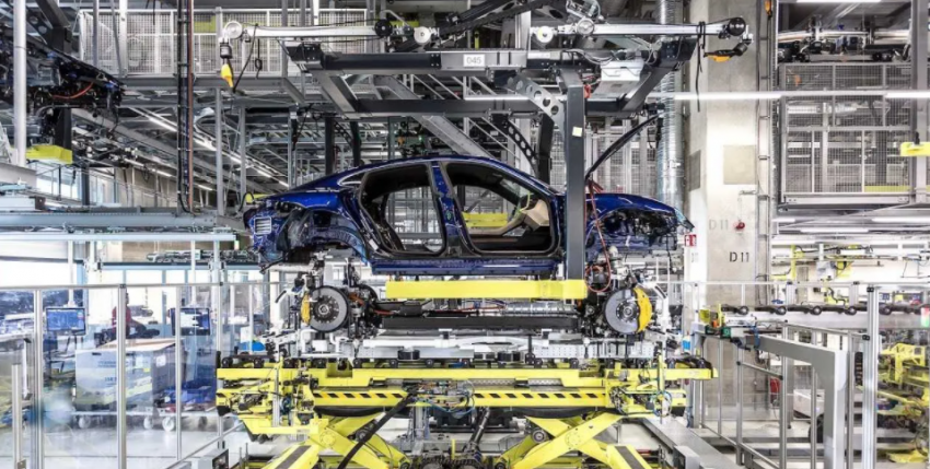 Otomotiv devlerinden Rusya kararları